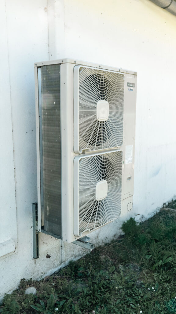 Groupe extérieur de climatisation réversible et pompe à chaleur dans le 65 - Le Froid Pyrénéen
